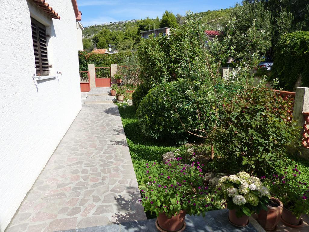 פרימוסטן Apartments Martina מראה חיצוני תמונה