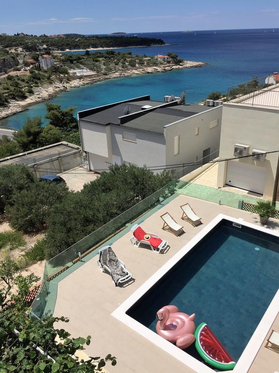 פרימוסטן Apartments Martina מראה חיצוני תמונה