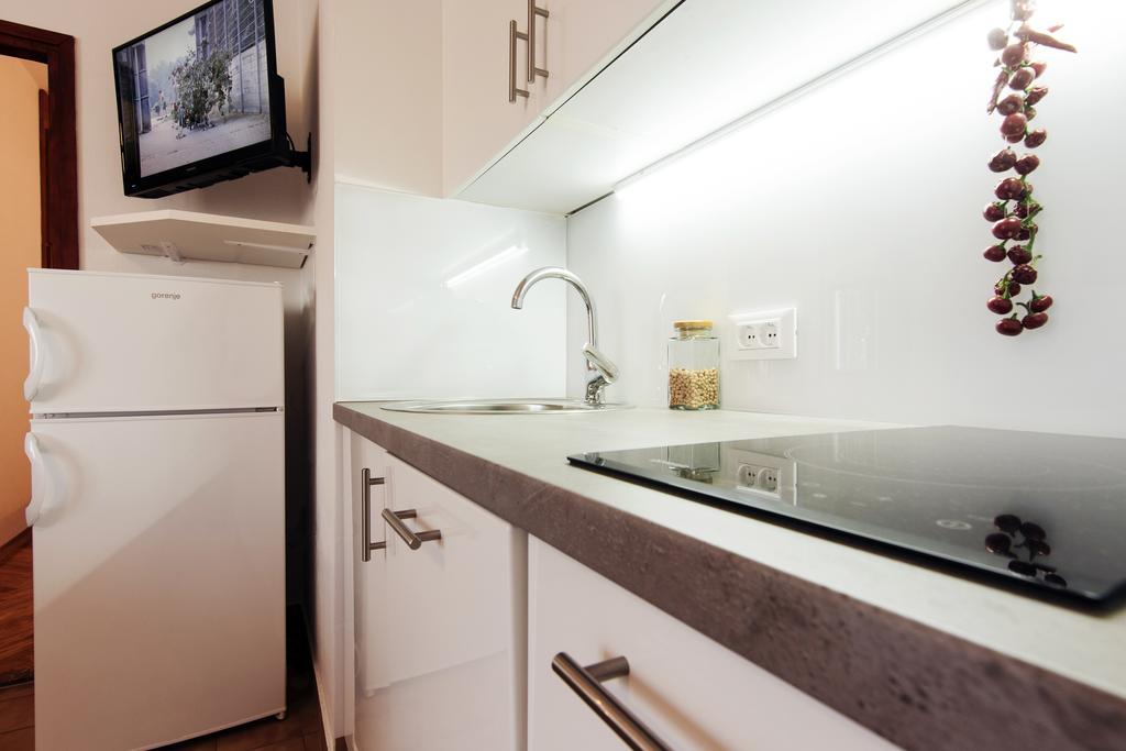 פרימוסטן Apartments Martina מראה חיצוני תמונה