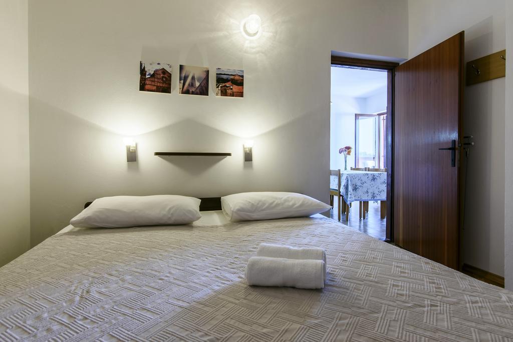 פרימוסטן Apartments Martina מראה חיצוני תמונה