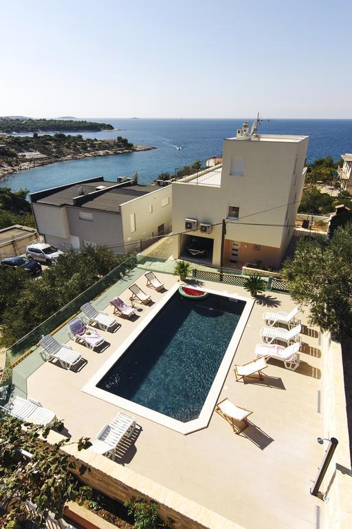 פרימוסטן Apartments Martina מראה חיצוני תמונה