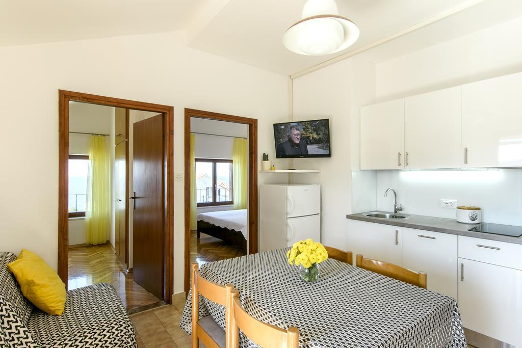 פרימוסטן Apartments Martina מראה חיצוני תמונה