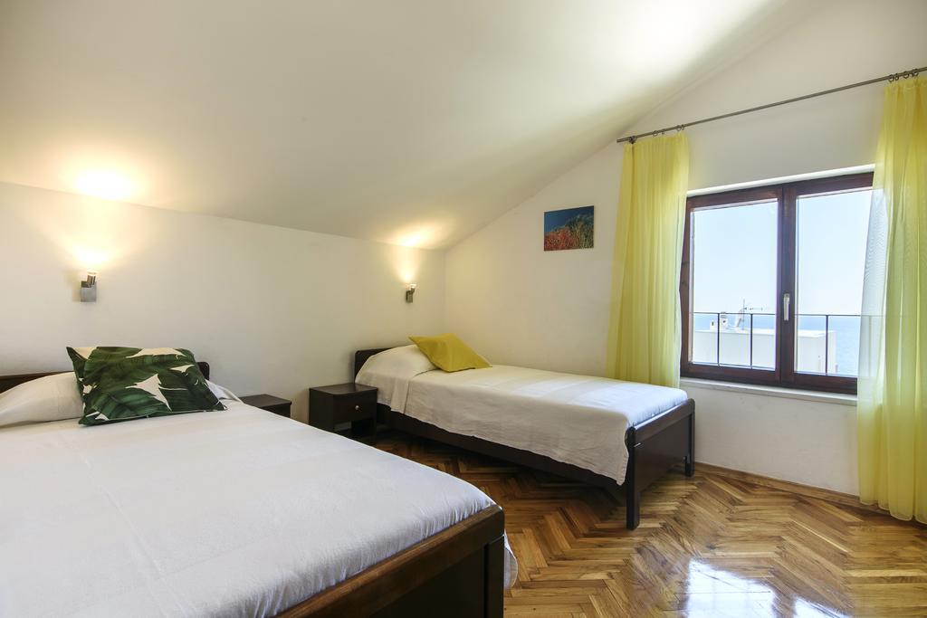 פרימוסטן Apartments Martina מראה חיצוני תמונה