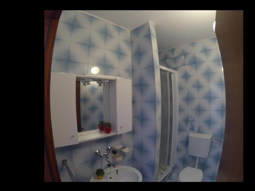פרימוסטן Apartments Martina מראה חיצוני תמונה